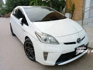 Toyota Prius S LED Edition 1.8 2012 for Sale