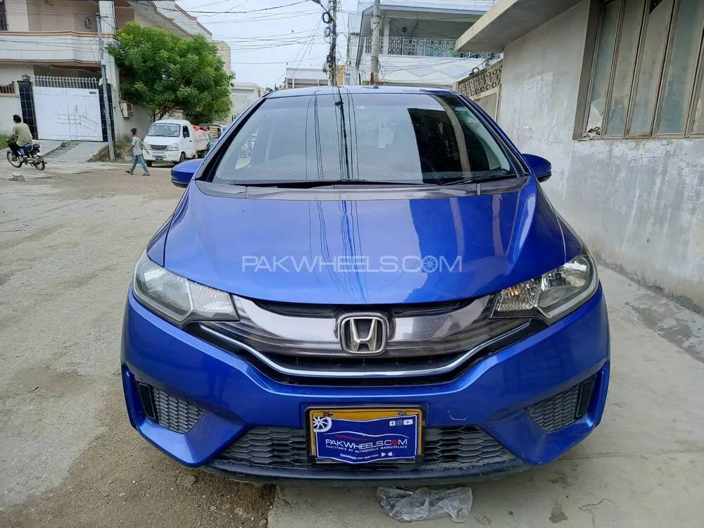 Honda Fit 1.5 Hybrid Smart Selection 2014 for sale in Karachi | PakWheels