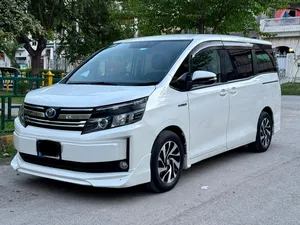 Toyota Voxy X 2015 for Sale