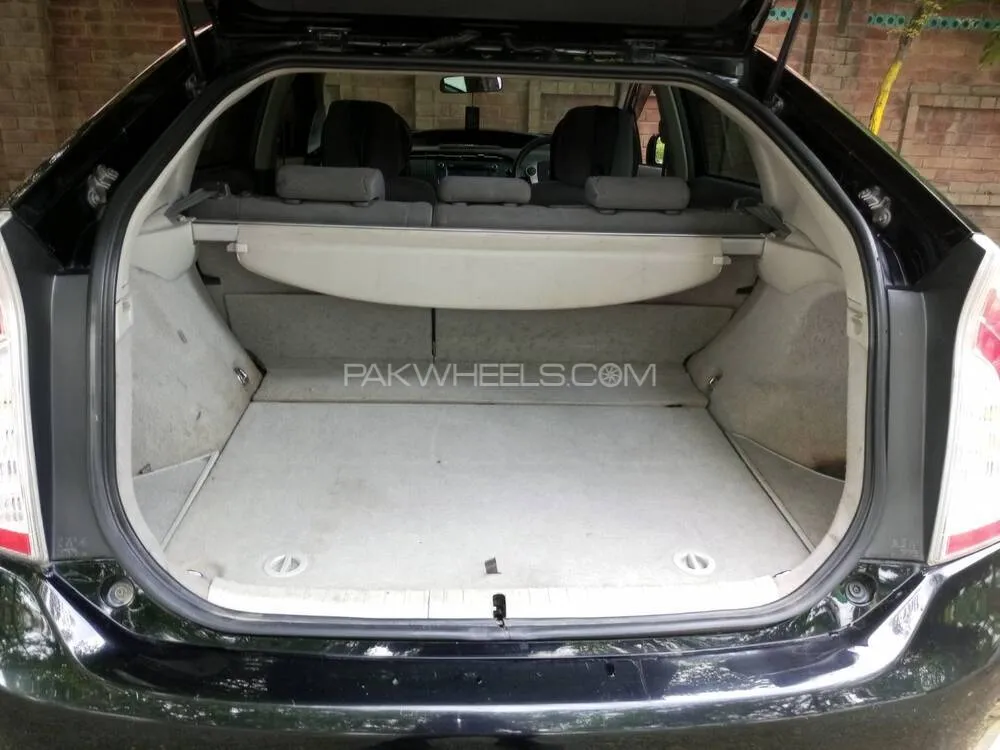 Toyota Prius 2009 for Sale in Lahore Toyota Prius 2009 for Sale in Lahore Image-7