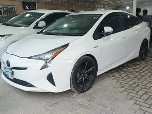 Toyota Prius S 2018 for Sale