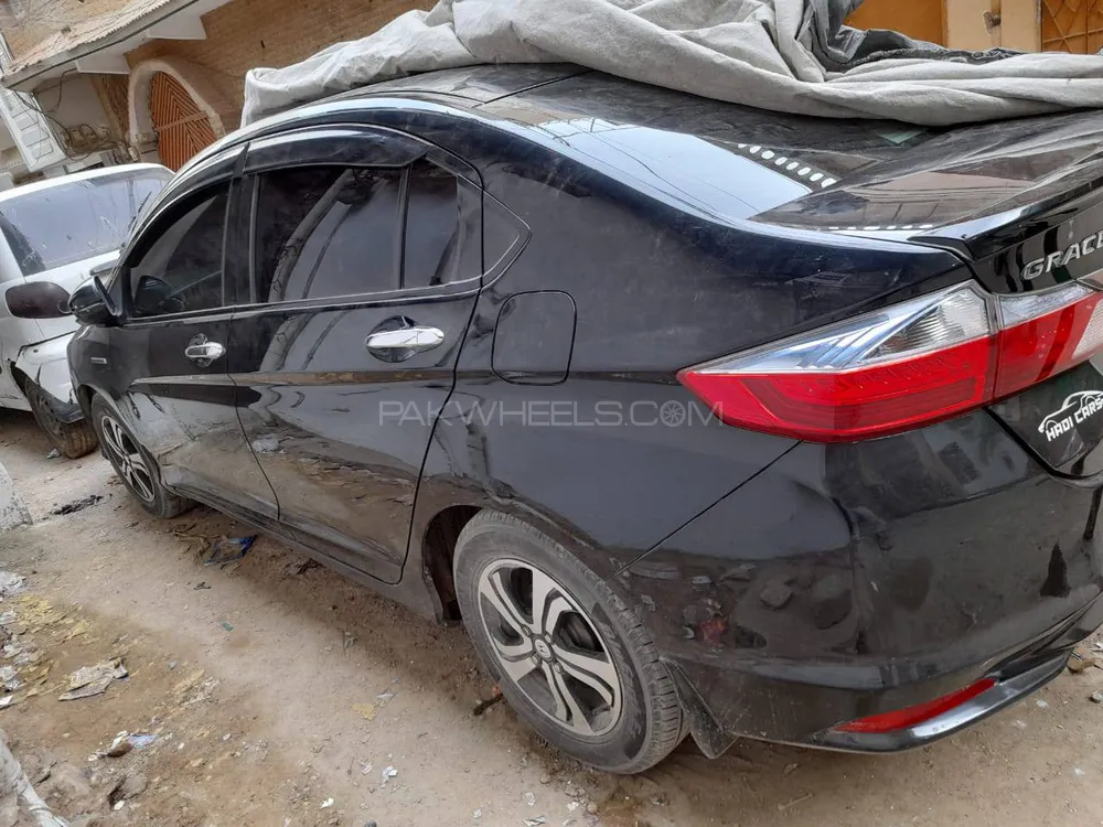 Honda Grace Hybrid 2015 for sale in Karachi