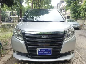 Toyota Noah G 2015 for Sale