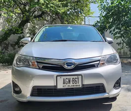 Toyota Corolla Axio Hybrid 1.5 2014 for Sale