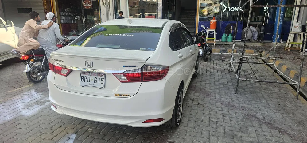 Honda Grace Hybrid 2015 for sale in Swat