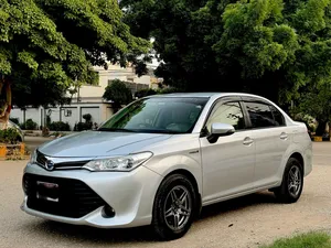 Toyota Corolla Axio Hybrid 1.5 2016 for Sale