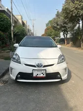 Toyota Prius S LED Edition 1.8 2012 for Sale