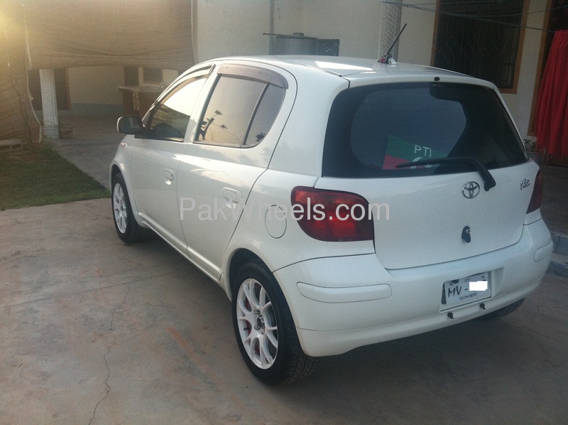 Toyota Vitz 2004 for Sale in Rawalpindi Image-1