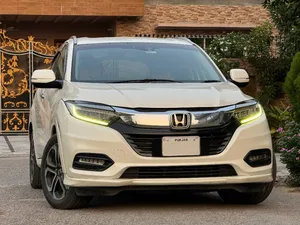 Honda Vezel Hybrid Z Style Edition 2015 for Sale