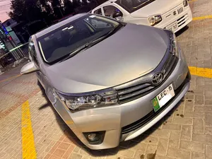 Toyota Corolla Altis Grande CVT-i 1.8 2015 for Sale