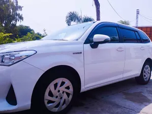 Toyota Corolla Fielder Hybrid 2018 for Sale