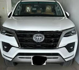 Toyota Fortuner 2.7 V 2022 for Sale