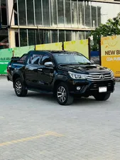 Toyota Hilux Revo V Automatic 3.0  2017 for Sale