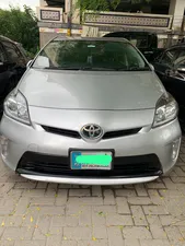 Toyota Prius S LED Edition 1.8 2015 for Sale