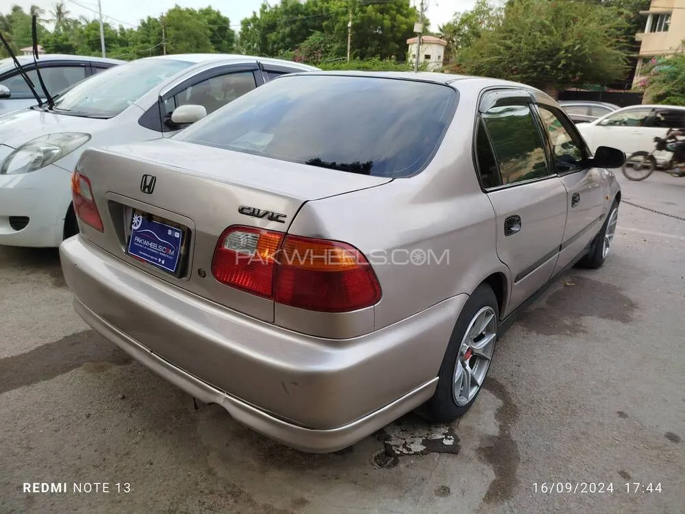 Honda Civic 2000 for Sale in Karachi Honda Civic 2000 for Sale in Karachi Image-4
