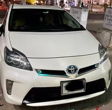 Toyota Prius S LED Edition 1.8 2014 for Sale