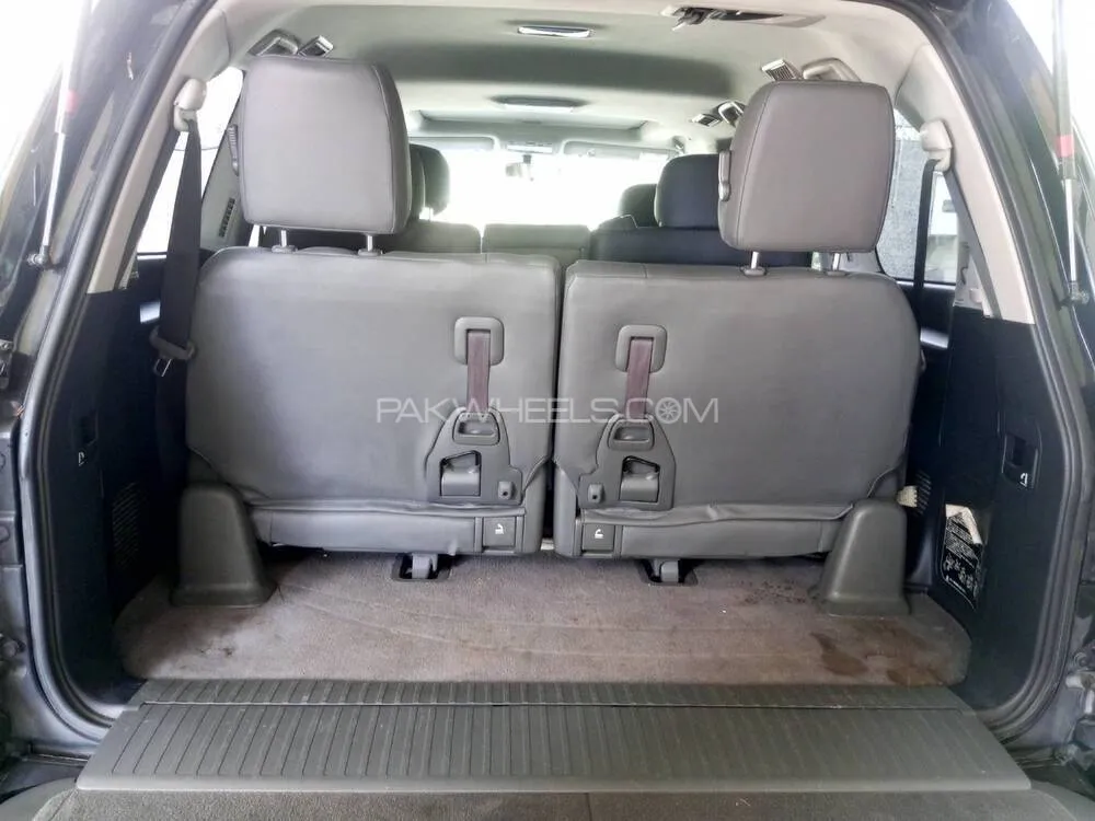 Toyota Land Cruiser 2010 for Sale in Lahore Toyota Land Cruiser 2010 for Sale in Lahore Image-13