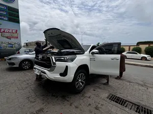 Toyota Hilux Revo V Automatic 3.0  2016 for Sale