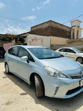 Toyota Prius Alpha G 2014 for Sale