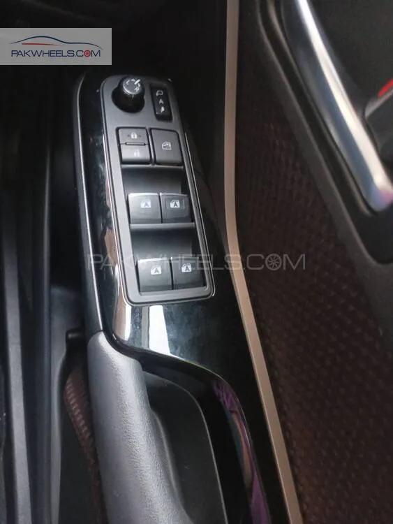 Toyota C-HR 2019 for Sale in Gujranwala Toyota C-HR 2019 for Sale in Gujranwala Image-15