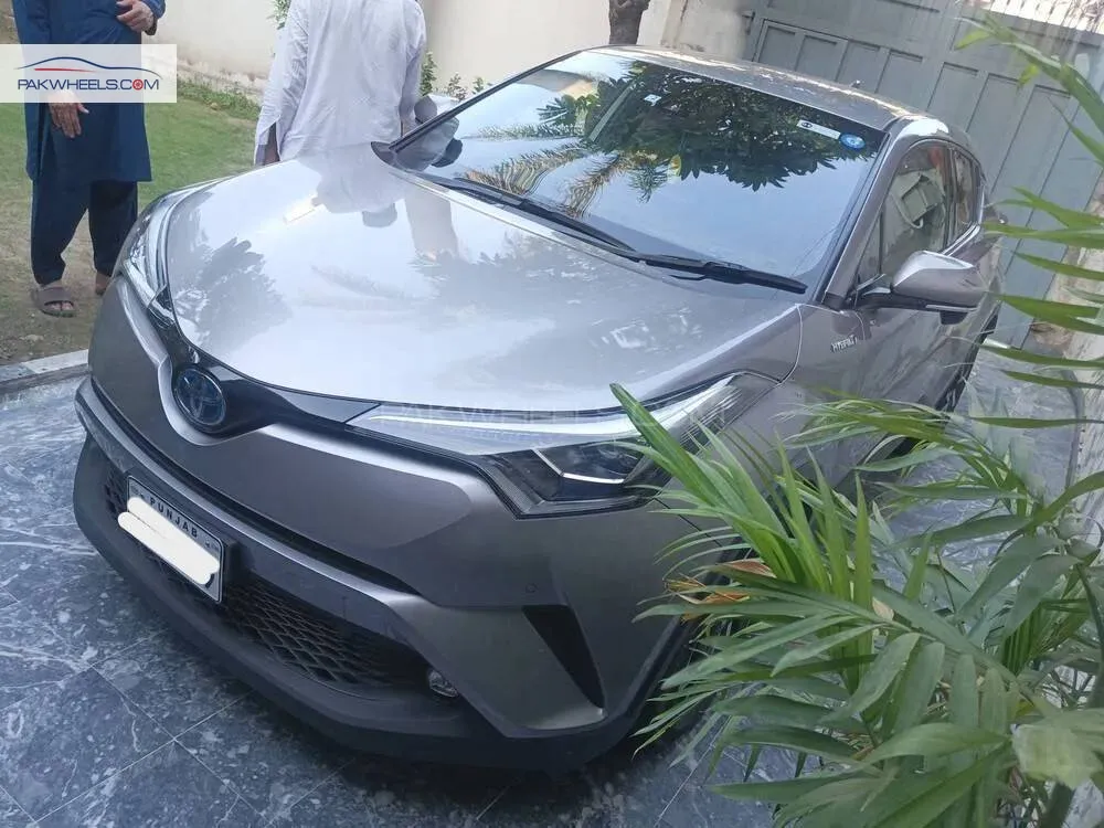 Toyota C-HR 2019 for Sale in Gujranwala Toyota C-HR 2019 for Sale in Gujranwala Image-3