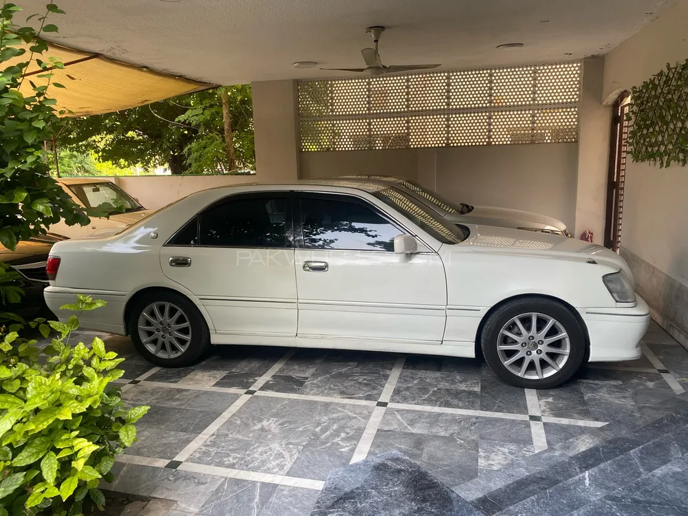 Toyota Crown 2001 for Sale in Lahore Toyota Crown 2001 for Sale in Lahore Image-2