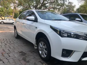 Toyota Corolla Altis Automatic 1.6 2015 for Sale