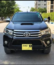 Toyota Hilux Revo V Automatic 3.0  2017 for Sale