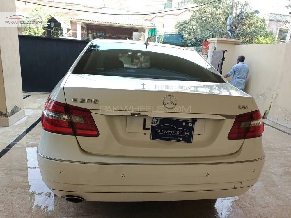 Mercedes Benz E Class 2010 for Sale in Lahore Mercedes Benz E Class 2010 for Sale in Lahore Image-6