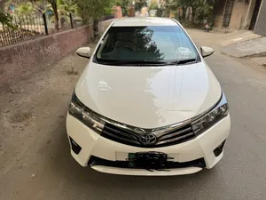 Toyota Corolla Altis CVT-i 1.8 2016 for Sale