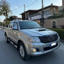 Toyota Hilux Invincible 2014 for Sale