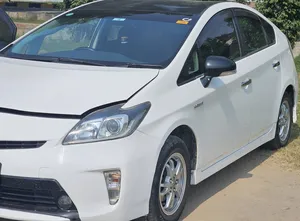 Toyota Prius S LED Edition 1.8 2013 for Sale