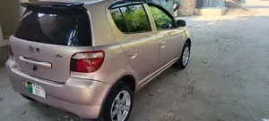 Toyota Vitz F 1.0 2000 for Sale