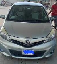 Toyota Vitz F 1.0 2013 for Sale