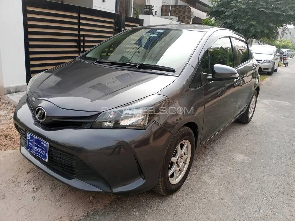 Toyota Vitz 2014 for Sale in Lahore Toyota Vitz 2014 for Sale in Lahore Image-3