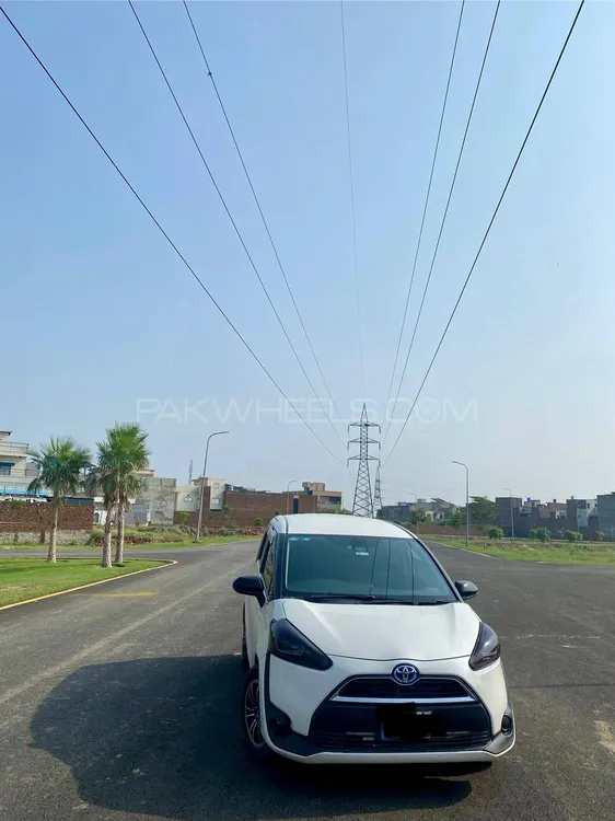 Toyota Sienta 2016 for Sale in Faisalabad Image-1