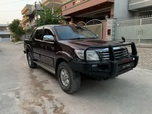 Toyota Hilux Vigo Champ V 2013 for Sale