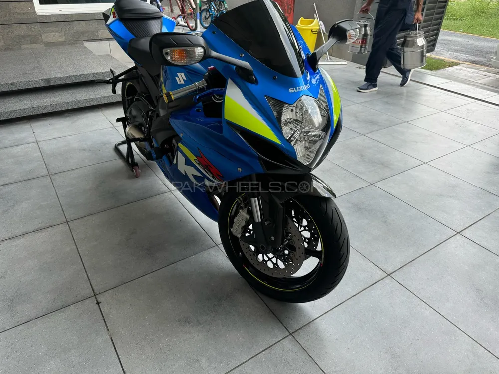 سوزوکی GSX-R600 2015 for Sale سوزوکی GSX-R600 2015 for Sale Image-3