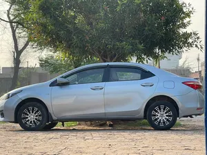 Toyota Corolla GLi 1.3 VVTi 2015 for Sale