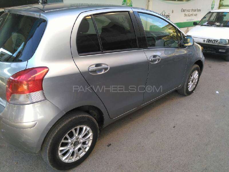 Toyota Vitz 2007 for Sale in Karachi Image-1