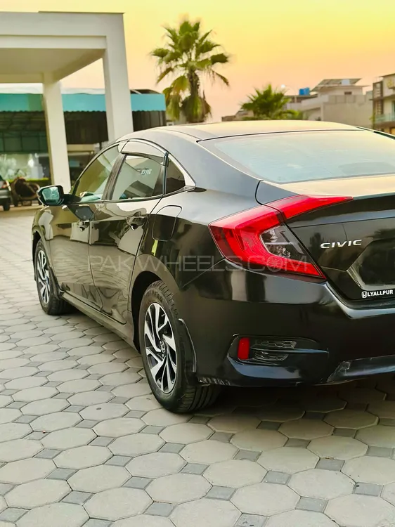 Honda Civic 2018 for Sale in Faisalabad Honda Civic 2018 for Sale in Faisalabad Image-5
