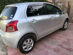 Toyota Vitz F 1.3 2005 for Sale