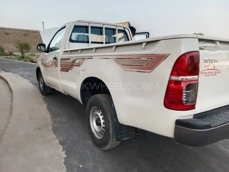 Toyota Hilux 2016 for Sale in Rahim Yar Khan Image-1