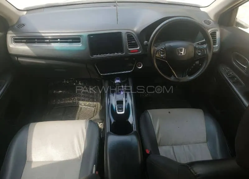Honda Vezel 2013 for Sale in Karachi Image-1