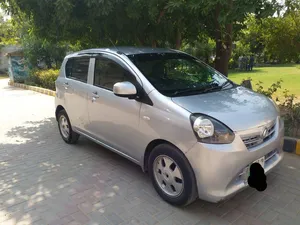 Toyota Vitz F 1.0 2012 for Sale