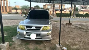 Mitsubishi Pajero GLS 3.5 2004 for Sale