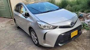 Toyota Prius Alpha S 2017 for Sale