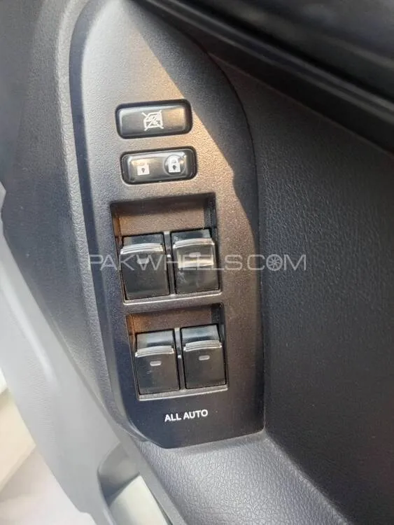 Toyota Prado 2012 for Sale in Lahore Toyota Prado 2012 for Sale in Lahore Image-12