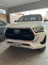 Toyota Hilux Revo V Automatic 2.8 2022 for Sale