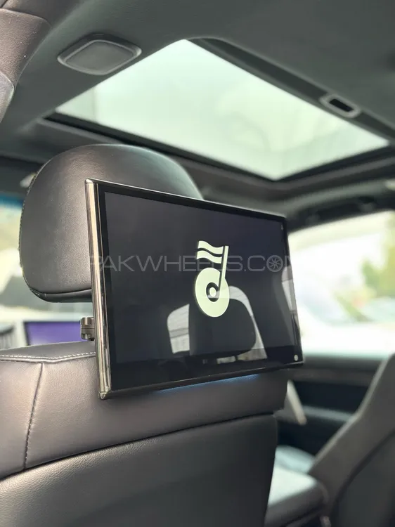 Toyota Land Cruiser 2018 for Sale in Lahore Toyota Land Cruiser 2018 for Sale in Lahore Image-12